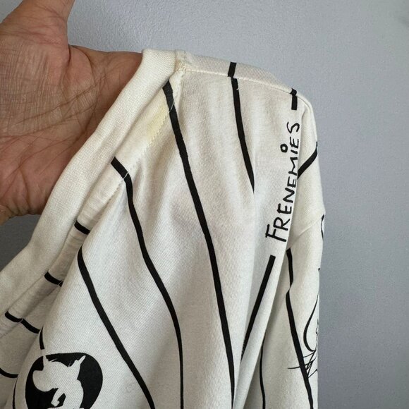 Tom and Jerry Crew Neck White Striped Frenemies Patch T Shirt Sz M - Picture 6 of 10